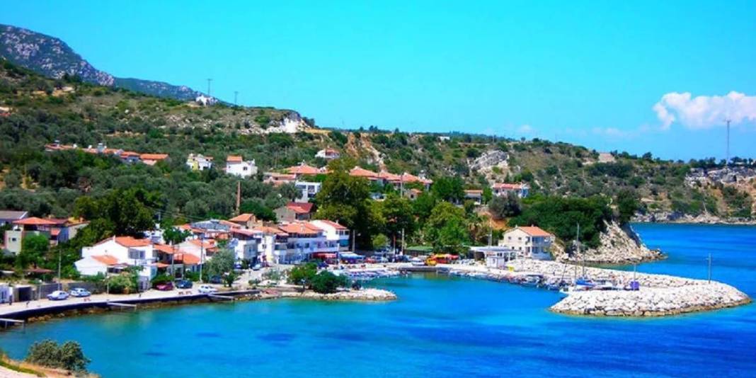 Tatil için Çeşme ve Alaçatı’yı unutun! İzmir’in huzur dola rotası: Plajları pırıl pırıl, sokakları sessiz sedasız! 3